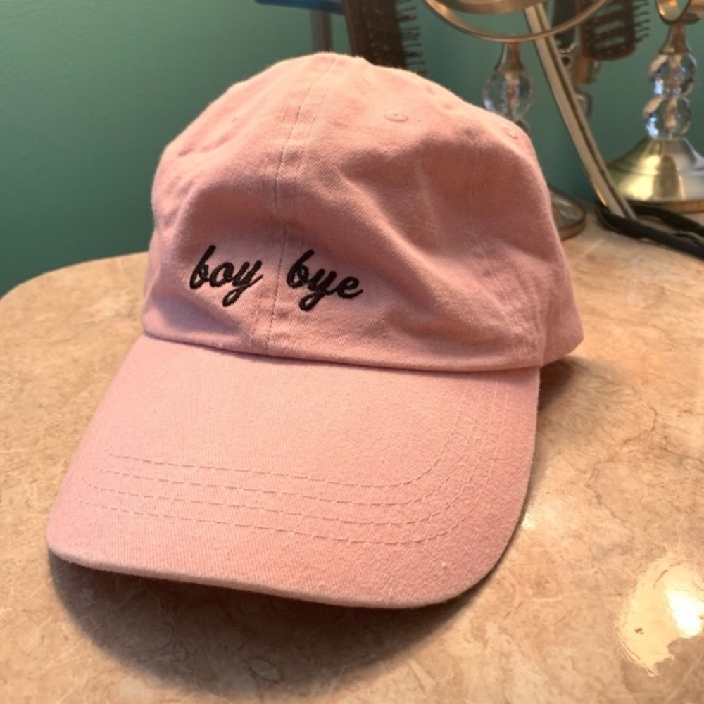Statement Hat 💪 - Picture 3 of 5